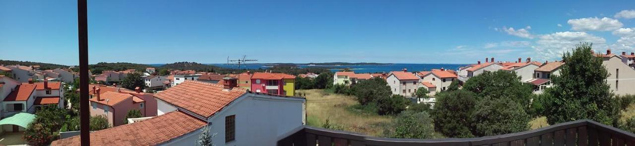 Pinzan A Stones Throw From The Appartement